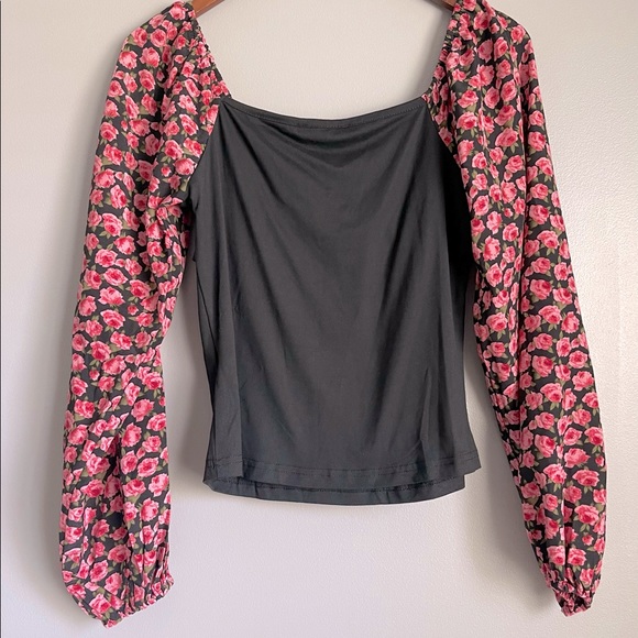 SHEIN off the shoulder black & floral top, size medium - Picture 5 of 6